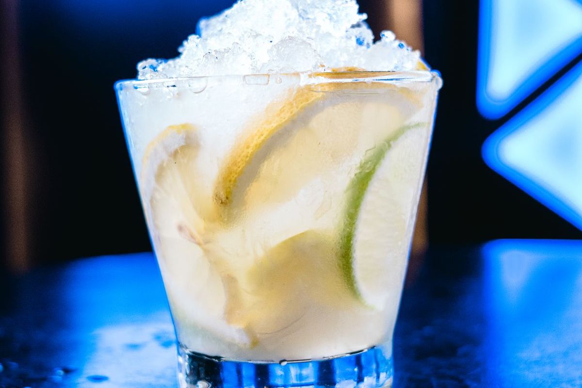 Drinks autorais com destilados premium